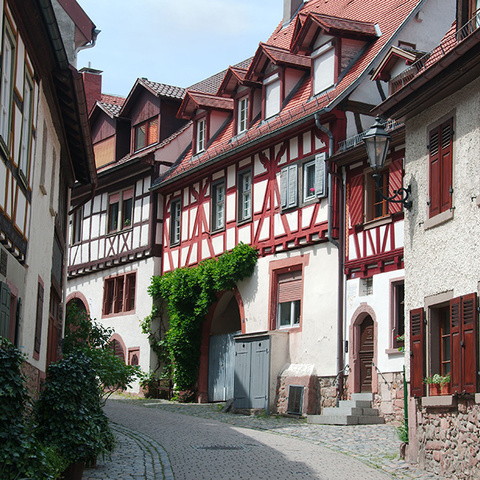 Altbau­sanierung bei Büttner Elektrotechnik GmbH in Klingenberg